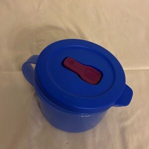 New Tupperware Crystal wave soup cup. 2 cup capacity